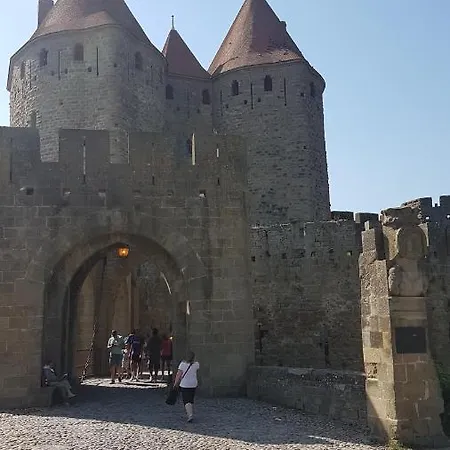 Maison Vue Cite 1 *